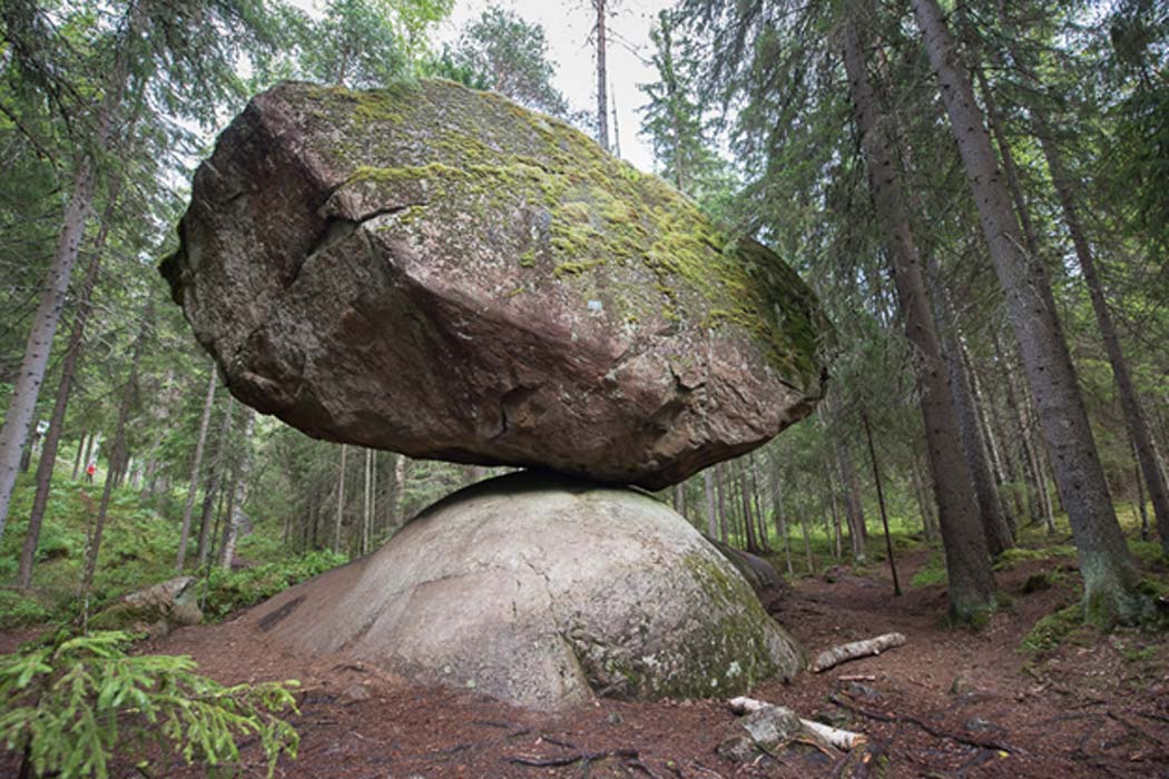 The-Kummakivi-Balancing-Rock