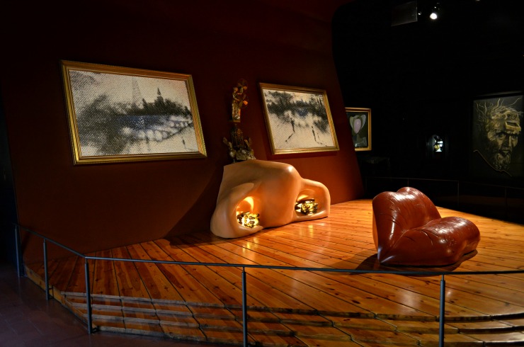 Mae West room Salvador Dali museum